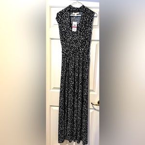 Woman’s new XS Michael Kors ankle length black/white patterned dress-Side slit.